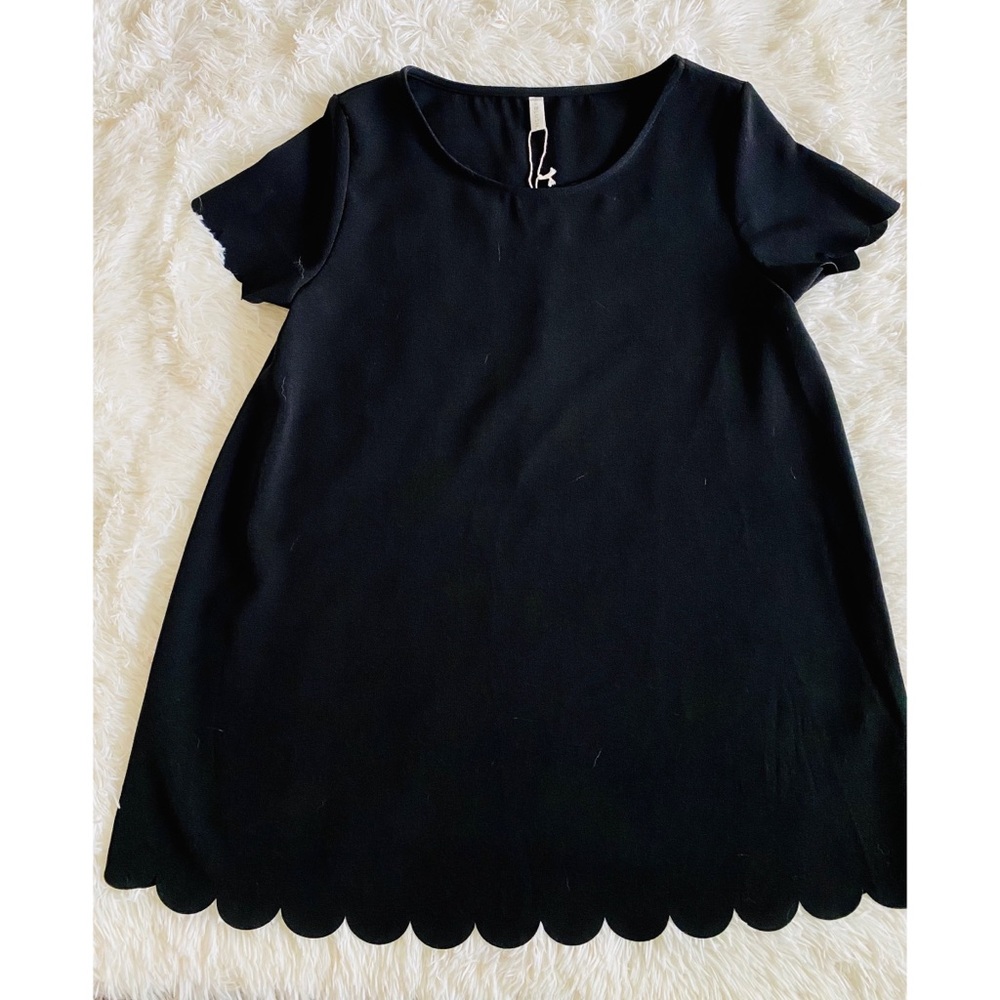 NWT PinkBlush Scalloped Hem Maternity Top